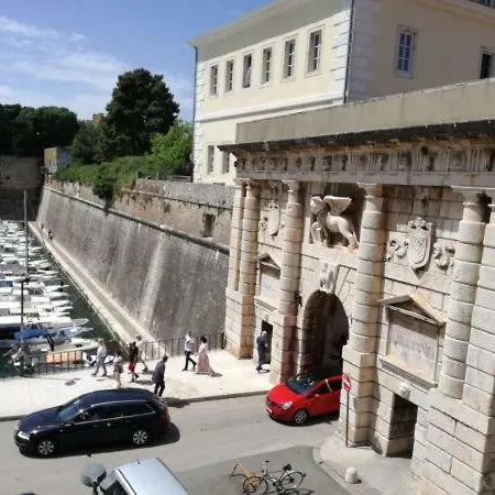 B&g * Zadar
