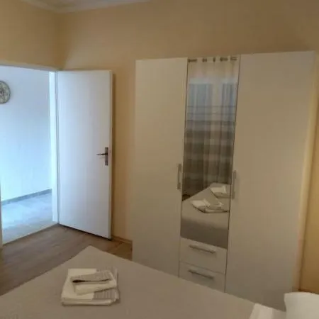 Apartment B&g *