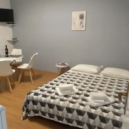 B&g Apartment
